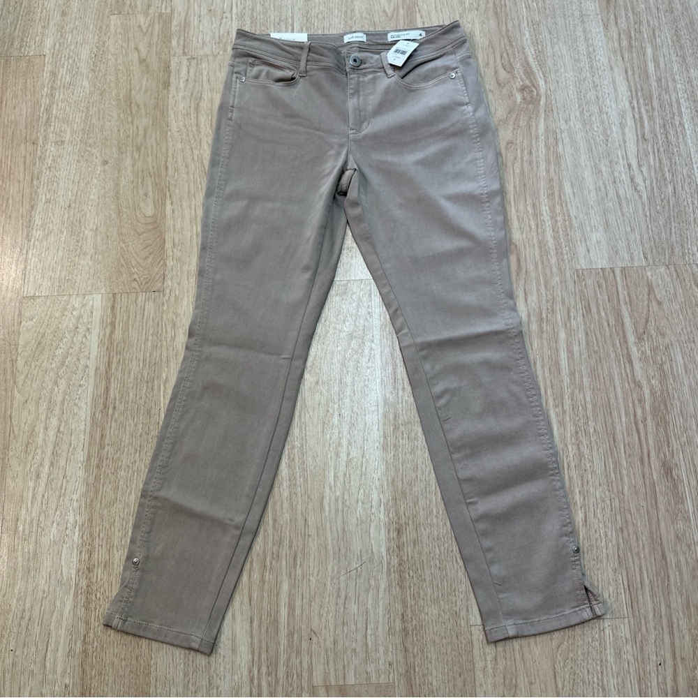 J Jill Authentic Fit Slim Ankle Size 4 . NWT. Light Khaki